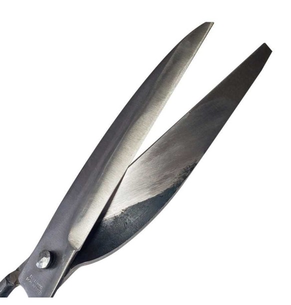 TIJERA CORTAR CRINES RETORCIDA 22MM MARJ
